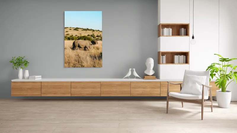 Tablou Canvas, "Rinocerii în savana africană", Rinocer, Savana, Vegetație, Arbuști, Cer Senin, Pajiște, Peisaj, Natură, 100 x 150 cm – poza 8