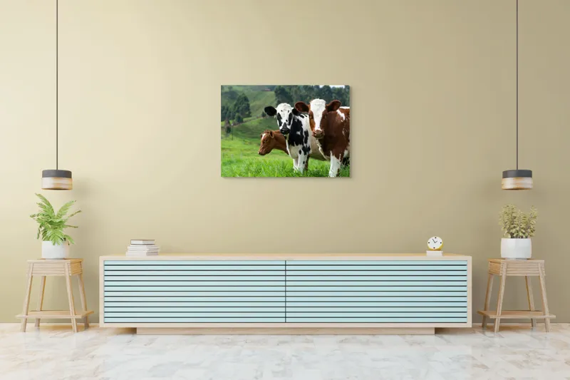 Tablou Canvas, "Vaci în peisaj de primăvară", Vaci, Pășune, Verdeață, Coline, Cer, Natură, Suavitate, Contrast, 100 x 70 cm – poza 4