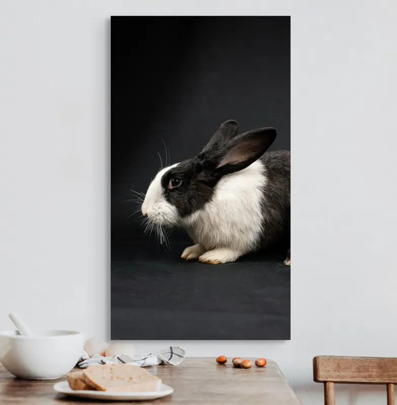 Tablou Canvas, "Iepurele în lumina reflectoarelor dramatice", 50 x 90 cm – poza 3