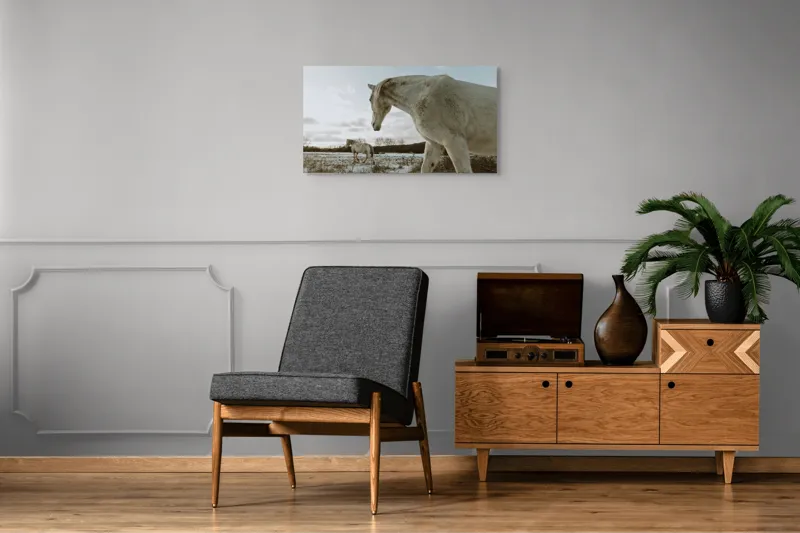 Tablou Canvas, "Cai albi pe întinderea iernii", Cai, Zăpadă, Câmp, Cer, Norii., 90 x 50 cm – poza 6