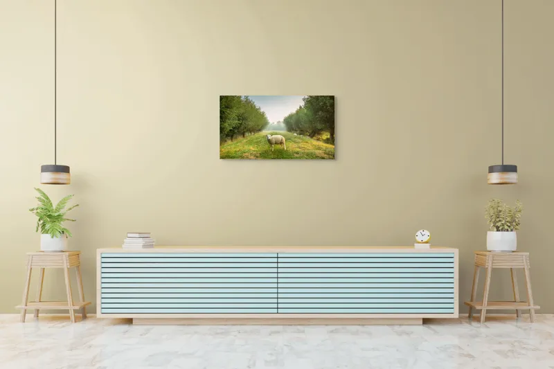 Tablou Canvas, "Oaia singuratică în pădurea deasă", Oi, Iarbă, Copaci, Cer, Natură, Răsărit, Pășune, Liniște, Verdeață, Câmpie, 90 x 50 cm – poza 5