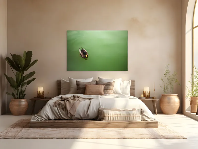 Tablou Canvas, "Rață plutind pe oglinda apei", Rață, Plutind, Apă, Verde, Singurătate, Liniște, Natură, 150 x 100 cm – poza 4