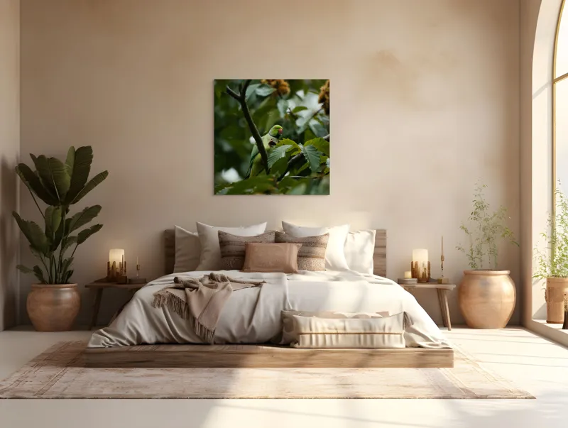 Tablou Canvas, "Papagal verde printre frunzele copacului", Verde, Frunze, Papagal, Crengi, Natură, Pene, Lumină, Copac, 100 x 100 cm – poza 4