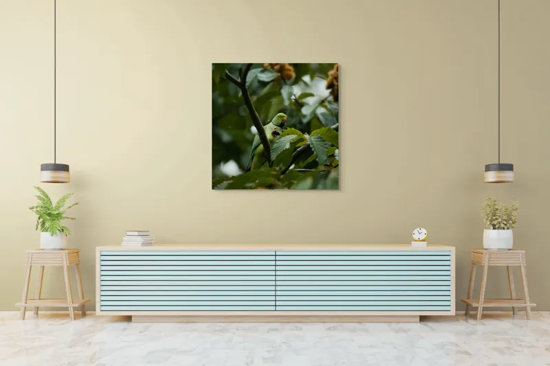 Tablou Canvas, "Papagal verde printre frunzele copacului", Verde, Frunze, Papagal, Crengi, Natură, Pene, Lumină, Copac, 100 x 100 cm – poza 5