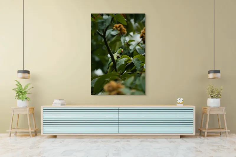 Tablou Canvas, "Papagal verde printre frunzele copacului", Verde, Frunze, Papagal, Crengi, Natură, Pene, Lumină, Copac, 100 x 150 cm – poza 4