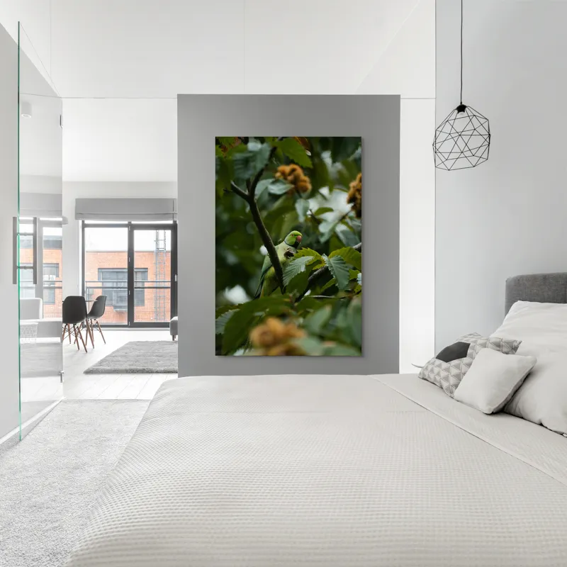 Tablou Canvas, "Papagal verde printre frunzele copacului", Verde, Frunze, Papagal, Crengi, Natură, Pene, Lumină, Copac, 100 x 150 cm – poza 5