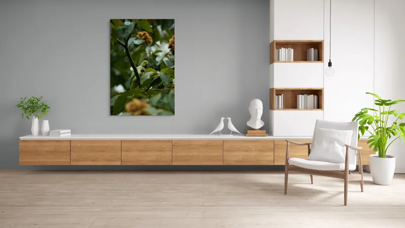 Tablou Canvas, "Papagal verde printre frunzele copacului", Verde, Frunze, Papagal, Crengi, Natură, Pene, Lumină, Copac, 100 x 150 cm – poza 8