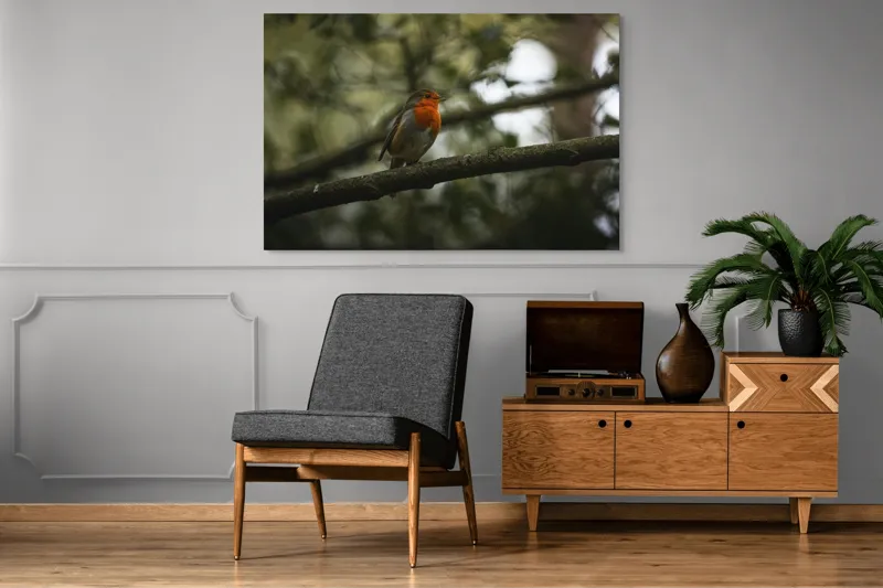 Tablou Canvas, "Micul cântăreț printre ramuri verzi", Pasăre, Roșu, Ramură, Verde, Pene, Defocalizare, Natură, Subtil, Lumină, Contrast., 150 x 100 cm – poza 8