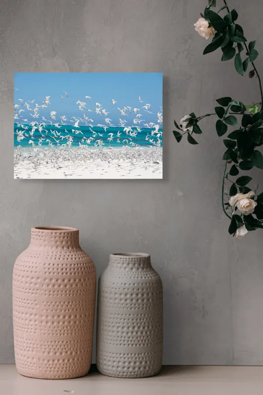 Tablou Canvas, "Dansul pescărușilor deasupra plajei însorite", Păsări, Cer, Plajă, Valuri, Nisip, Ocean, Zbor, Aripi, Libertate, Natură, 54 x 39 cm – poza 8