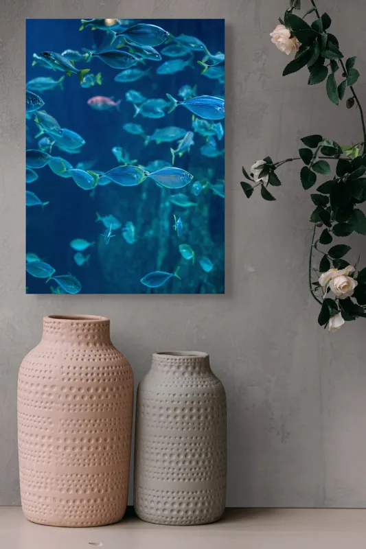 Tablou Canvas, "Dansul albastru al peștilor oceanici", Pești, Albastru, Ocean, Mișcare, Agilitate, Lumină, Reflexie, 39 x 54 cm – poza 6