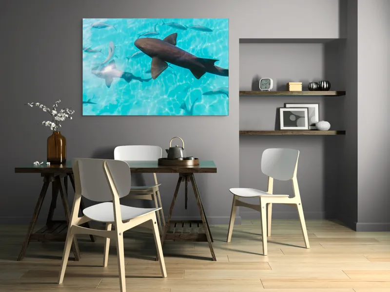 Tablou Canvas, "Rechini înotând în oceanul albastru", Rechini, Pești, Apă, Lumină, Azur, Reflexii, Mișcare, Ocean., 150 x 100 cm – poza 5