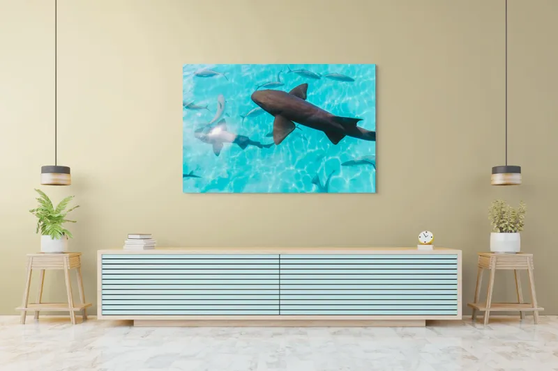 Tablou Canvas, "Rechini înotând în oceanul albastru", Rechini, Pești, Apă, Lumină, Azur, Reflexii, Mișcare, Ocean., 150 x 100 cm – poza 6