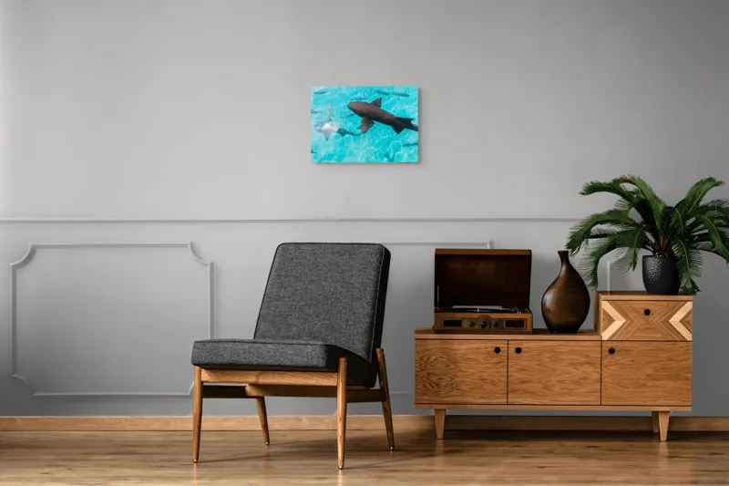 Tablou Canvas, "Rechini înotând în oceanul albastru", Rechini, Pești, Apă, Lumină, Azur, Reflexii, Mișcare, Ocean., 54 x 39 cm – poza 7