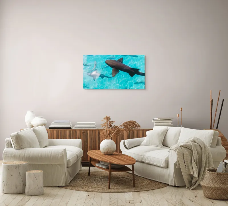 Tablou Canvas, "Rechini înotând în oceanul albastru", Rechini, Pești, Apă, Lumină, Azur, Reflexii, Mișcare, Ocean., 90 x 50 cm – poza 4