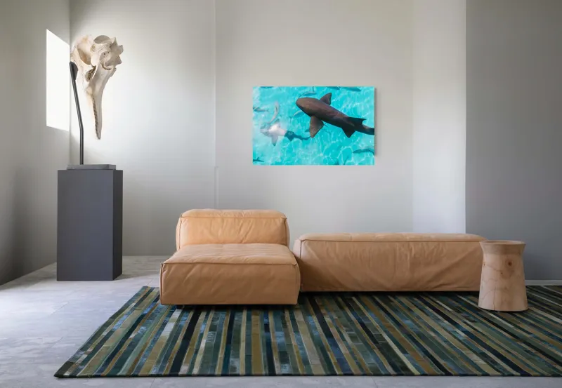 Tablou Canvas, "Rechini înotând în oceanul albastru", Rechini, Pești, Apă, Lumină, Azur, Reflexii, Mișcare, Ocean., 90 x 50 cm – poza 8
