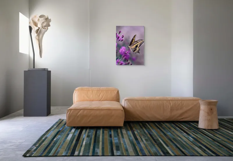 Tablou Canvas, "Fluture grațios pe flori mov", Fluture, Flori, Mov, Delicatețe, Natură, Fragilitate, Culoare, Aripi, Seninătate, Contrast, 50 x 70 cm – poza 7