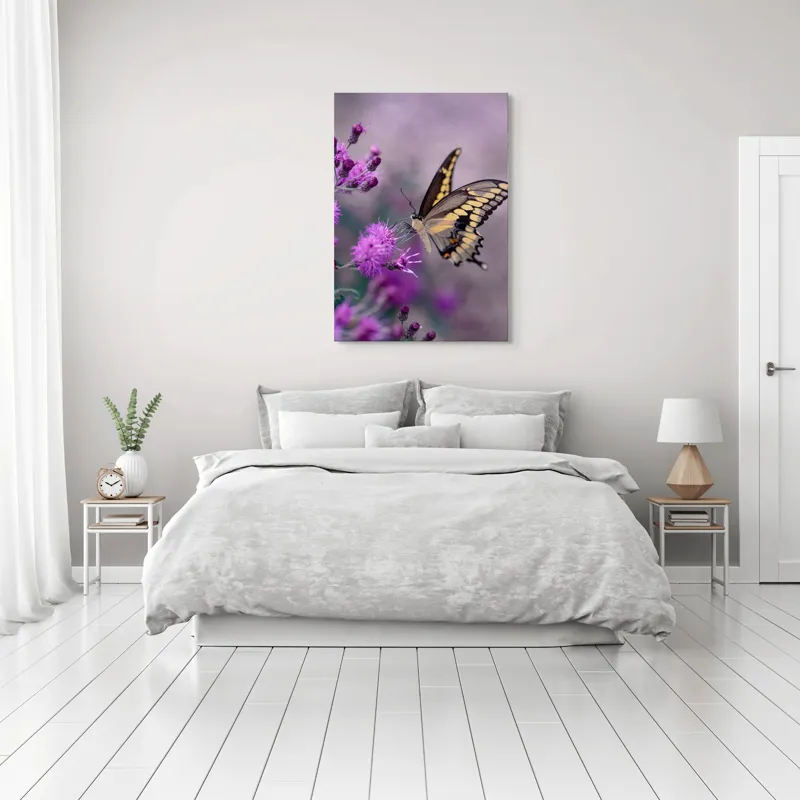 Tablou Canvas, "Fluture grațios pe flori mov", Fluture, Flori, Mov, Delicatețe, Natură, Fragilitate, Culoare, Aripi, Seninătate, Contrast, 70 x 100 cm – poza 3