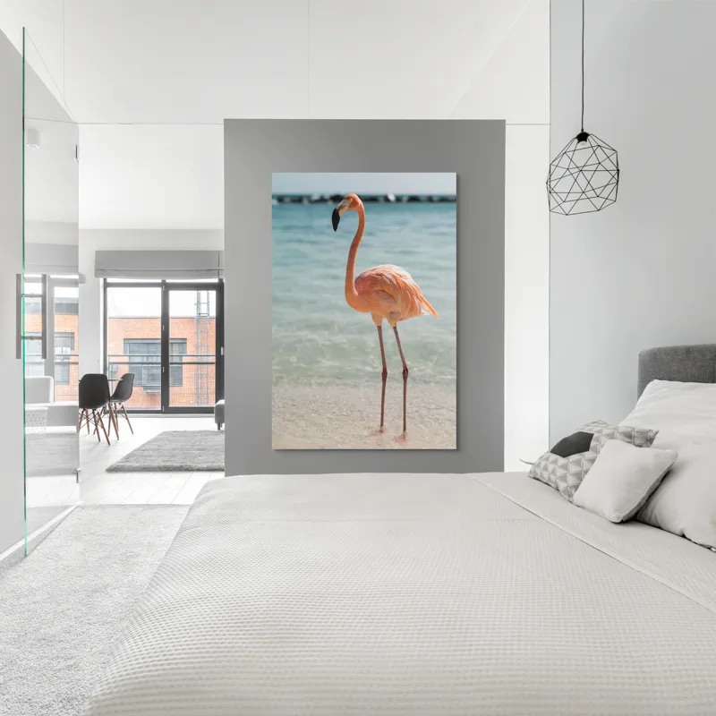 Tablou Canvas, "Flamingo elegant pe malul mării", Flamingo, Plajă, Apă, Cer, Nisip, Eleganță, Tranquilitate, Roz, Natură, 100 x 150 cm – poza 5