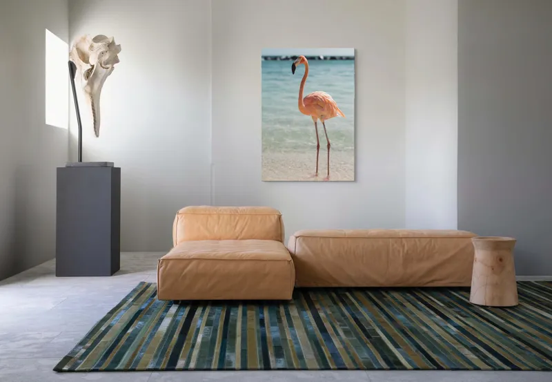 Tablou Canvas, "Flamingo elegant pe malul mării", Flamingo, Plajă, Apă, Cer, Nisip, Eleganță, Tranquilitate, Roz, Natură, 70 x 100 cm – poza 7