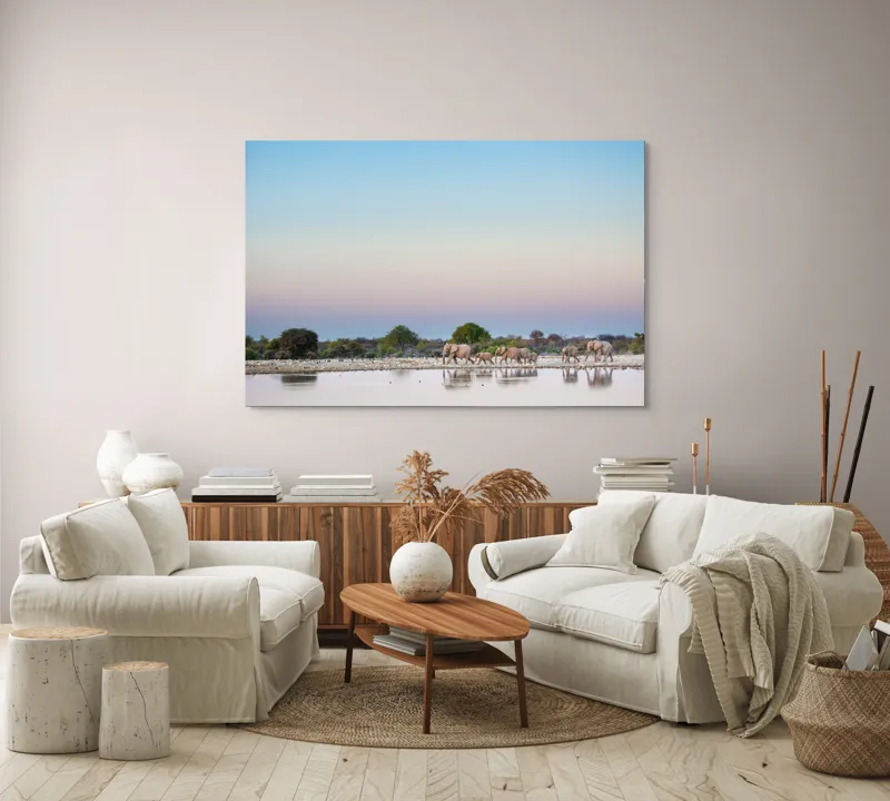 Tablou Canvas, "Elefanți traversând oglinda apelor dimineții", Elefanți, Apus, Apă, Serenitate, Natură, Reflecție, Culoare, Călătorie, 150 x 100 cm – poza 3