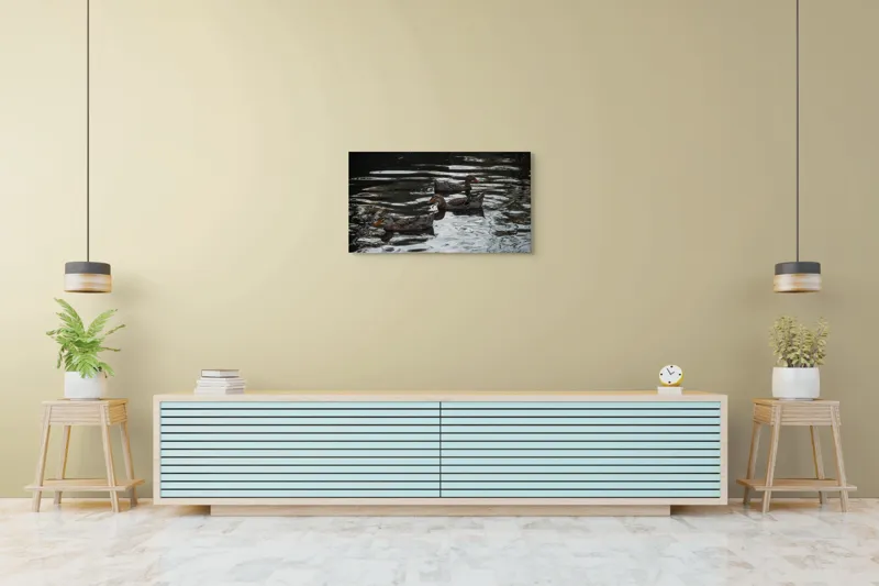 Tablou Canvas, "Rațe plutind pe lac în amurg", Rațe, Apă, Reflecții, Înot, Natură, Armonie, Liniște, 90 x 50 cm – poza 5