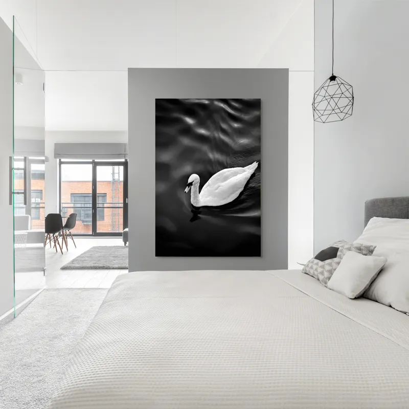 Tablou Canvas, "Lebăda singuratică pe apă liniștită", Graziozitate, Eleganță, Liniște, Contrast, Reflecție, Armonie, Serenitate, 100 x 150 cm – poza 5