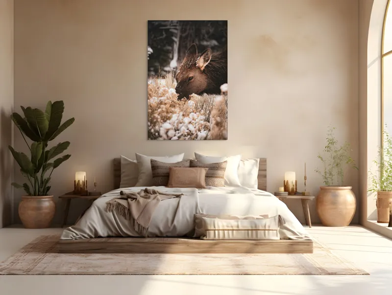 Tablou Canvas, "Iarna și liniștea căprioarei păscând", Urs, Zăpadă, Blană, Natură, Iarnă, Nas, Plante, Frig, Linie, Ochi, Colorat, Peisaj, Liniște, Studio, Frumusețe, Atingere, 100 x 150 cm – poza 3