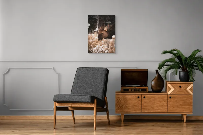 Tablou Canvas, "Iarna și liniștea căprioarei păscând", Urs, Zăpadă, Blană, Natură, Iarnă, Nas, Plante, Frig, Linie, Ochi, Colorat, Peisaj, Liniște, Studio, Frumusețe, Atingere, 50 x 70 cm – poza 8