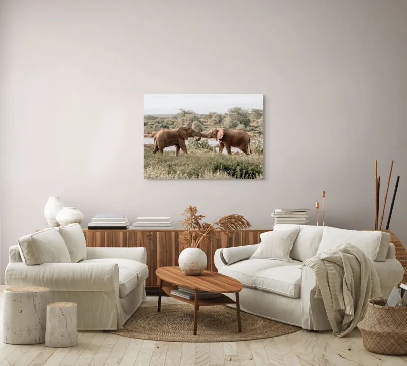 Tablou Canvas, "Elefanți în dansul naturii sălbatice", Elefanți, Râu, Arbori, Iarbă, Cer, Interacțiune, Natură, Savana, 100 x 70 cm – poza 3
