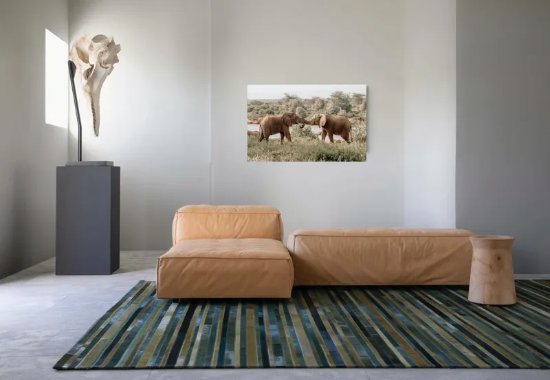 Tablou Canvas, "Elefanți în dansul naturii sălbatice", Elefanți, Râu, Arbori, Iarbă, Cer, Interacțiune, Natură, Savana, 90 x 50 cm – poza 8