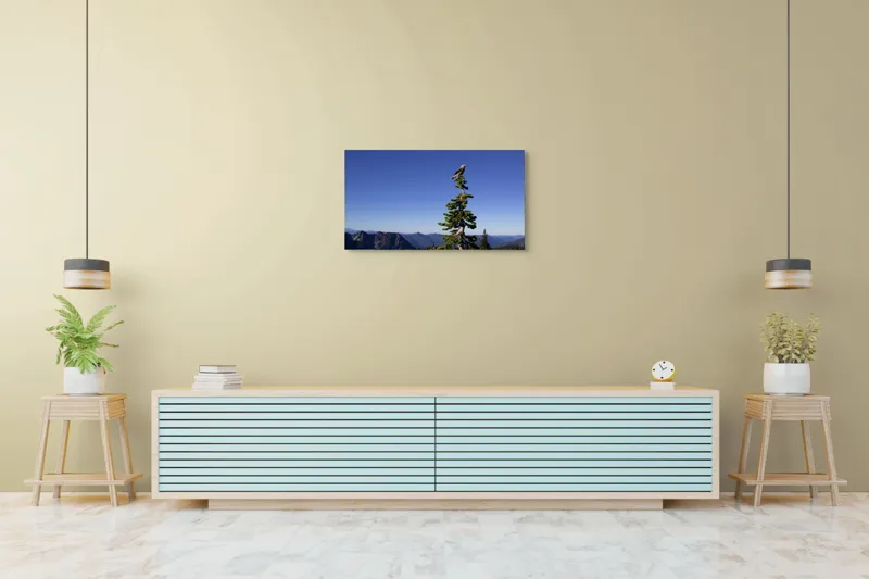 Tablou Canvas, "Pasărea singuratică pe vârful muntelui", Pasăre, Vârf, Copac, Albastru, Cer, Munți, Natură, Peisaj, Singurătate, Liniște, 90 x 50 cm – poza 5
