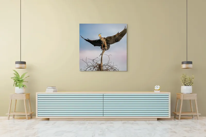 Tablou Canvas, "Zborul majestuos al egretei albastre", Pasăre, Aripi, Cer, Cuib, Răsărit, Eleganță, Zbor, Natură., 100 x 100 cm – poza 5