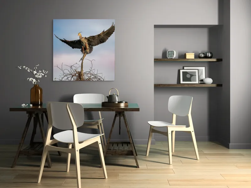 Tablou Canvas, "Zborul majestuos al egretei albastre", Pasăre, Aripi, Cer, Cuib, Răsărit, Eleganță, Zbor, Natură., 100 x 100 cm – poza 6