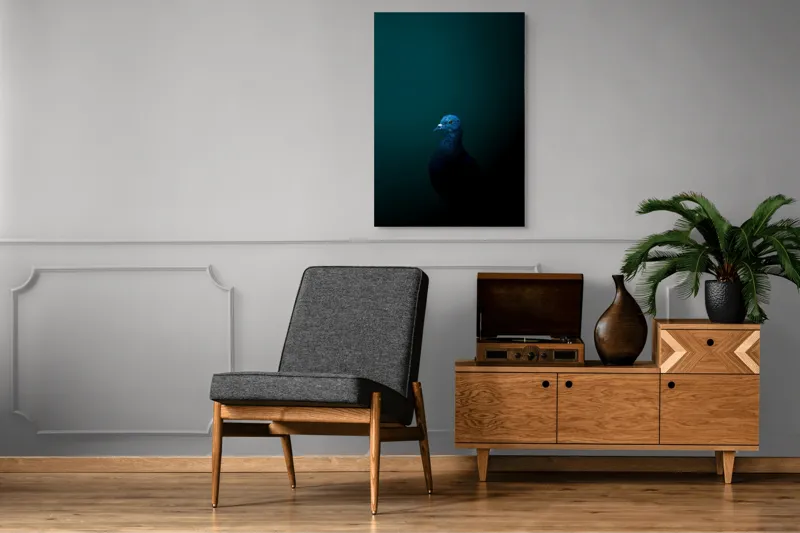 Tablou Canvas, "Porumbel în întunericul misterios al nopții", Porumbel, Mister, Eleganță, Umbră, Contrast, Noapte, Izolare, Calm, Albastru, Obscuritate, 70 x 100 cm – poza 6