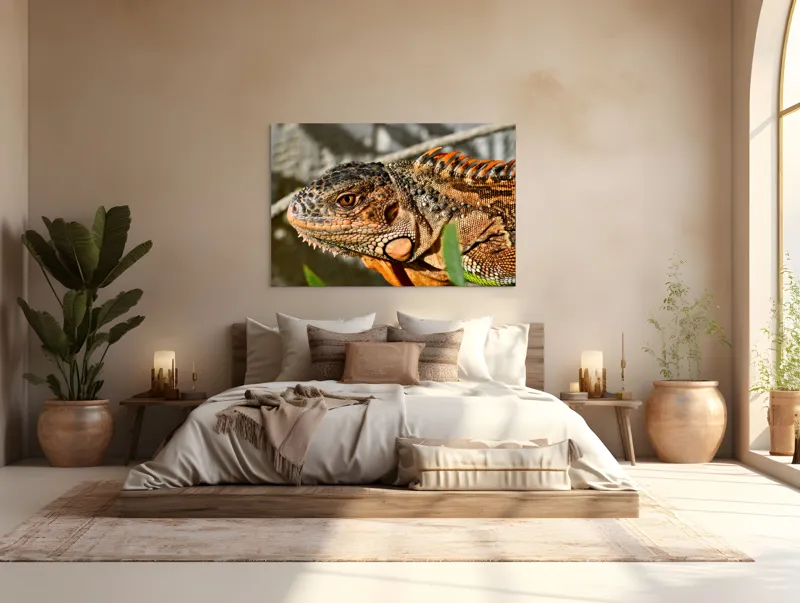 Tablou Canvas, "Iguana în razele soarelui de dimineață", Iguana, Solzi, Textură, Verdeață, Soare, Animal, Faună, Detalii, Reptilă, Tighel., 150 x 100 cm – poza 4