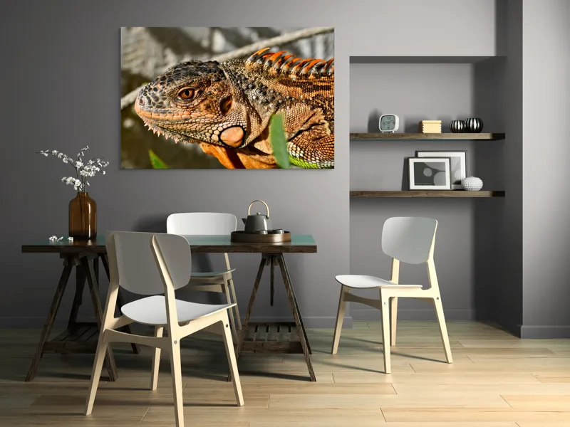 Tablou Canvas, "Iguana în razele soarelui de dimineață", Iguana, Solzi, Textură, Verdeață, Soare, Animal, Faună, Detalii, Reptilă, Tighel., 150 x 100 cm – poza 5