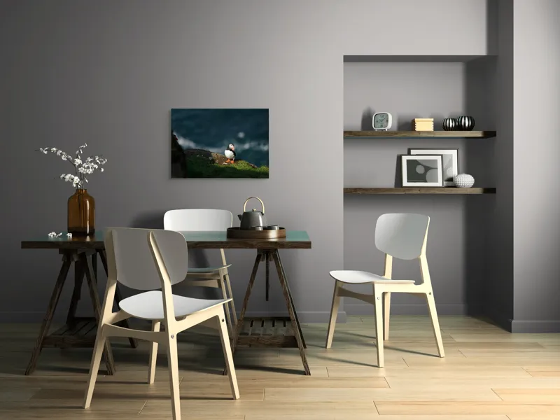 Tablou Canvas, "Puffin pe stâncă la malul mării", Puffin, Stâncă, Mare, Iarbă, Soare, Umbre, Penaj, Ocean, Peisaj, Natura, 70 x 50 cm – poza 5