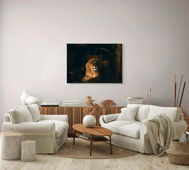Tablou Canvas, "Regina în liniștea nopții africane", Puternic, Regal, Majestic, Vultur, Noapte, Reflexie, Serenitate, Forta, 100 x 70 cm – poza 3