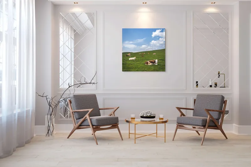 Tablou Canvas, "Vaci odihnindu-se pe deal verde", Nori, Cer, Vaci, Pajiște, Verde, Albastru, Relaxare, Natură, Peisaj, Liniște, 100 x 100 cm – poza 7
