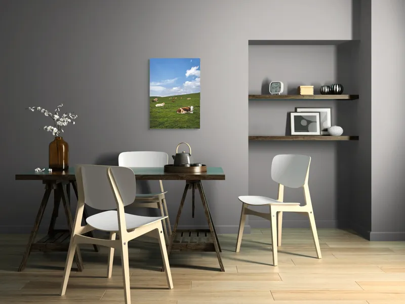 Tablou Canvas, "Vaci odihnindu-se pe deal verde", Nori, Cer, Vaci, Pajiște, Verde, Albastru, Relaxare, Natură, Peisaj, Liniște, 50 x 70 cm – poza 5