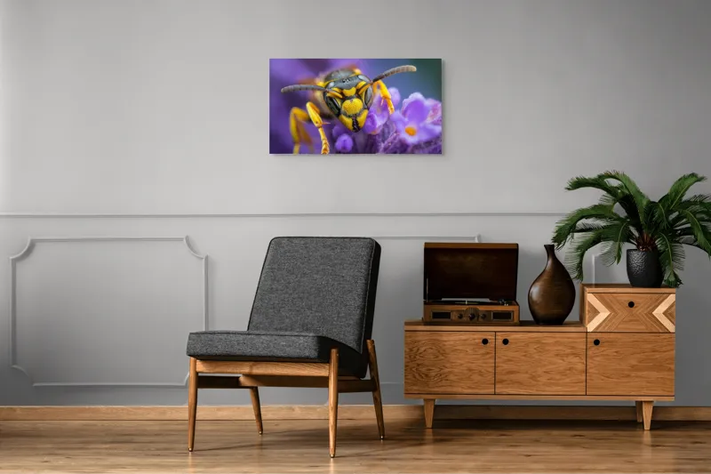 Tablou Canvas, "Viespe pe floare de lavandă", Albina, Flori, Culori, Natură, Macrofotografie, 90 x 50 cm – poza 6