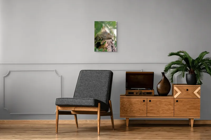 Tablou Canvas, "Iguana printre frunze și crengi", Verde, Reptilă, Trunchi, Textură, Frunziș, Detalii, Natură, Primate, Culoare, Explorare, 39 x 54 cm – poza 8
