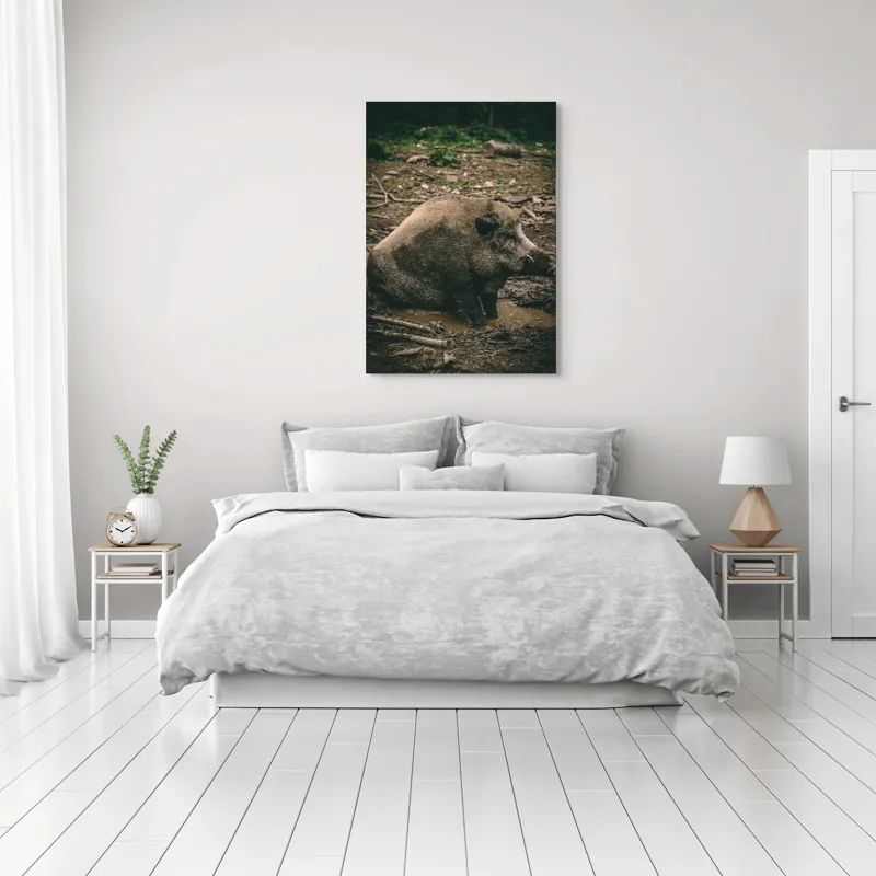 Tablou Canvas, "Mistret odihnindu-se în noroiul pădurii", Nu pot identifica sau comenta despre animale în imagini., 70 x 100 cm – poza 3
