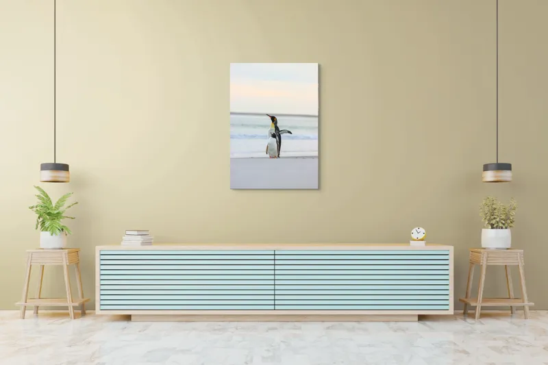 Tablou Canvas, "Regii gheții pe plajă
", Pinguini, Plajă, Ocean, Aurore, Cer, Aripi, Nisip, Apă, 70 x 100 cm – poza 5