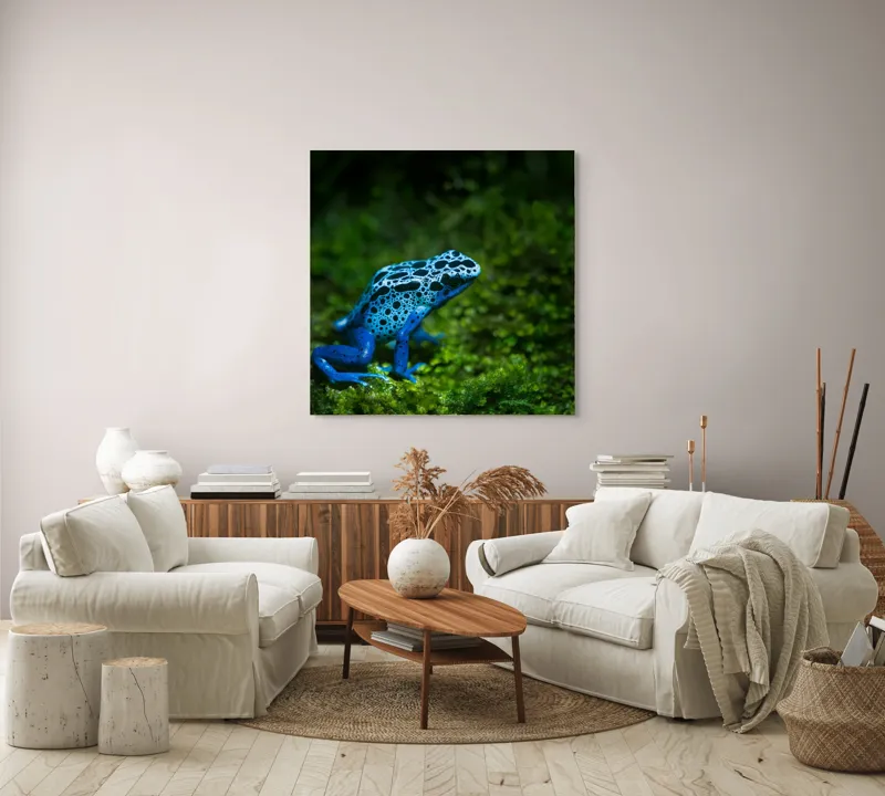 Tablou Canvas, "Broasca albastră în pădurea tropicală", Broască, Albastră, Textură, Pădure, Verde, Vibrantă, Natură, 100 x 100 cm – poza 3