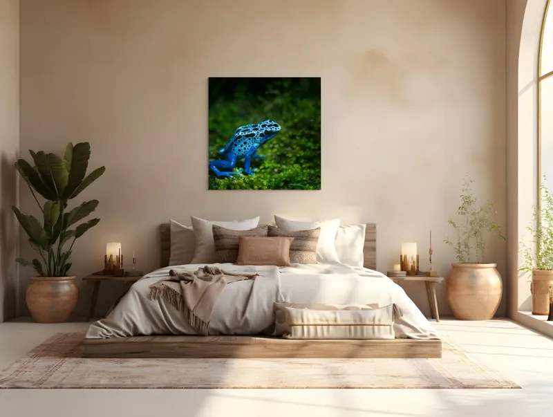 Tablou Canvas, "Broasca albastră în pădurea tropicală", Broască, Albastră, Textură, Pădure, Verde, Vibrantă, Natură, 100 x 100 cm – poza 4