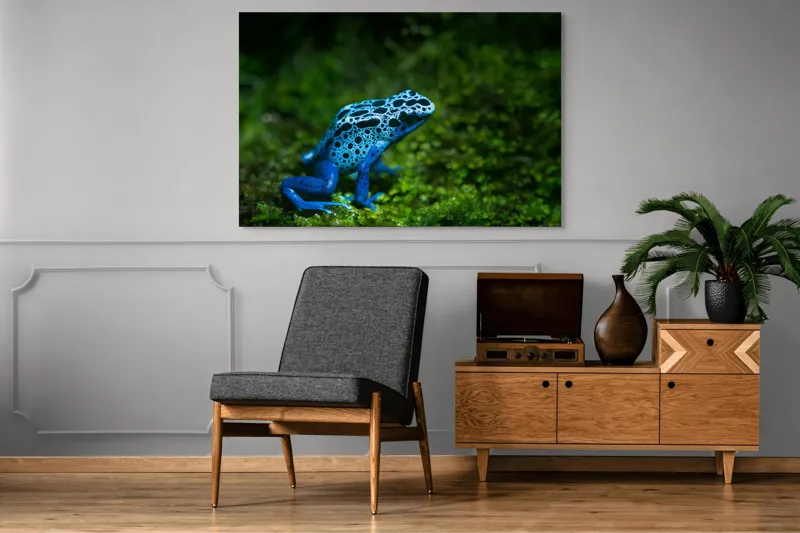 Tablou Canvas, "Broasca albastră în pădurea tropicală", Broască, Albastră, Textură, Pădure, Verde, Vibrantă, Natură, 150 x 100 cm – poza 8