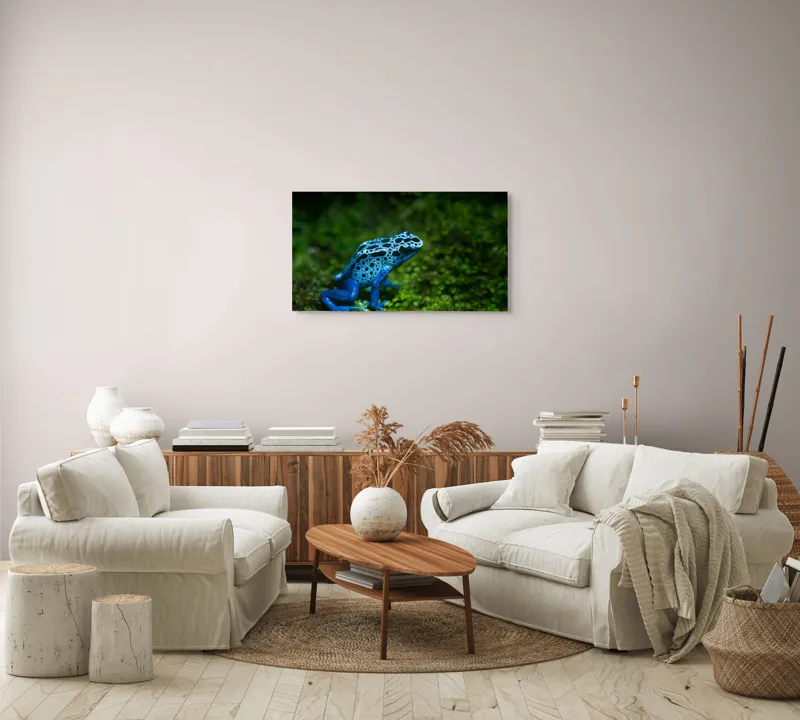 Tablou Canvas, "Broasca albastră în pădurea tropicală", Broască, Albastră, Textură, Pădure, Verde, Vibrantă, Natură, 90 x 50 cm – poza 4
