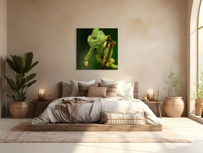 Tablou Canvas, "Cameleon odihnindu-se pe o ramură", Cameleon, Verde, Ramură, Natural, Privire, Textura, Echilibru, Detaliu, 100 x 100 cm – poza 4