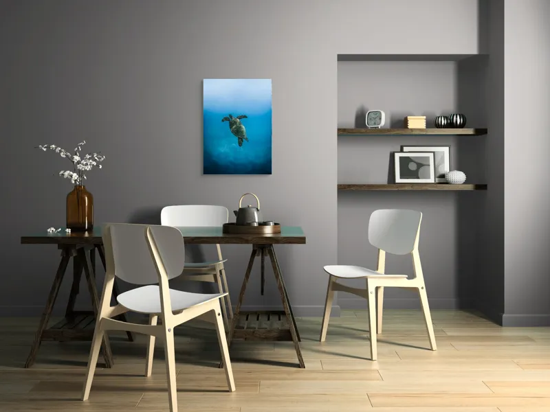 Tablou Canvas, "Turtle dansând în adâncuri albastre", Testoasă, Ocean, Albastru, Liniște, Majestuos, Natură, Subacvatic, Libertate, Grație, Splendoare, 50 x 70 cm – poza 5